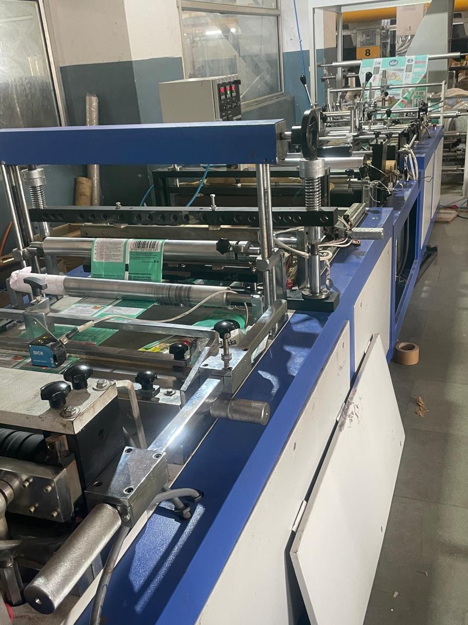 Three side seal and gusset pouching